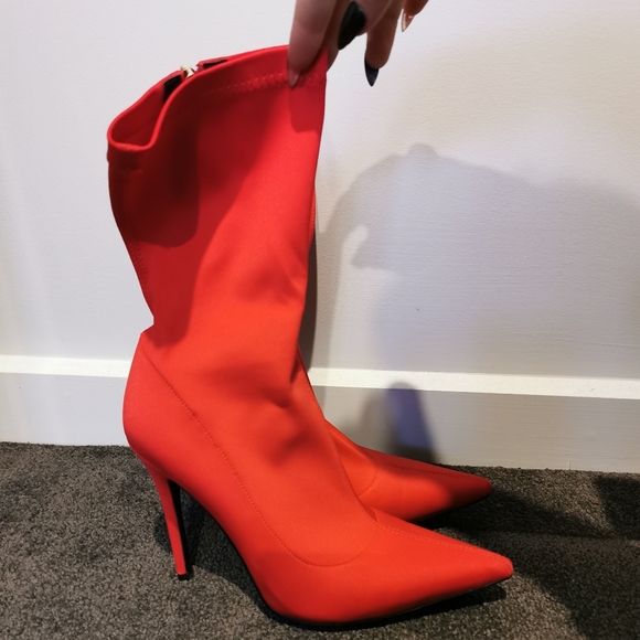 Sarita red Sock booties - so sexy - size 8 - Picture 2 of 5